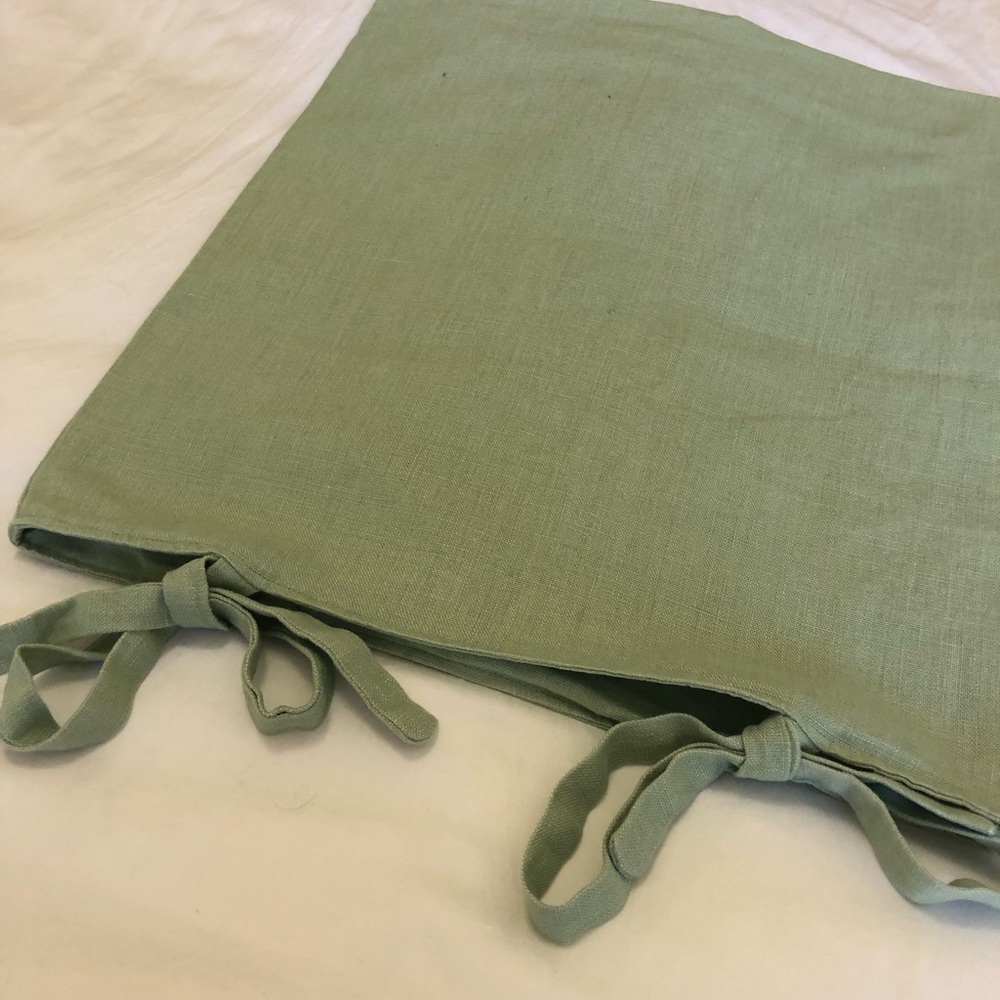 Pottery Barn Decorative pillow Sham, 100% Linen 18x18, Light or Pale Green.